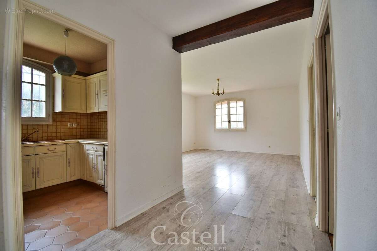 *** Maison "8 pièces" avec T3 indépendant, piscine et vue dégagée sur l'Hérault *** - photo 14