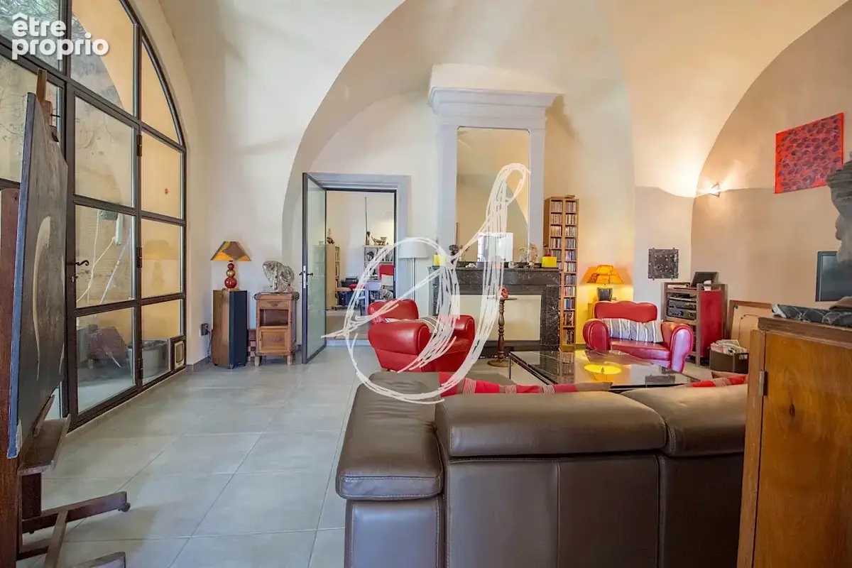 Appartement bourgeois avec terrasse & garage au coeur de Pignan - photo 2