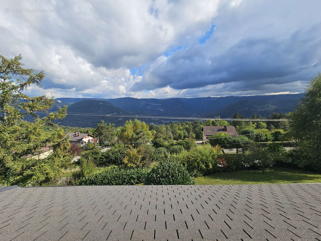 Maison à AVIGNON-LES-SAINT-CLAUDE