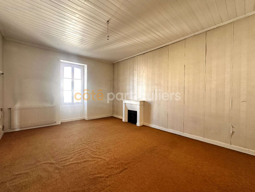 Talmont-saint-hilaire -- maison de maître en pierre -- 283 m² -- 12 pièces -- charme de l'ancien -- centre-ville -- commerces et - photo 8