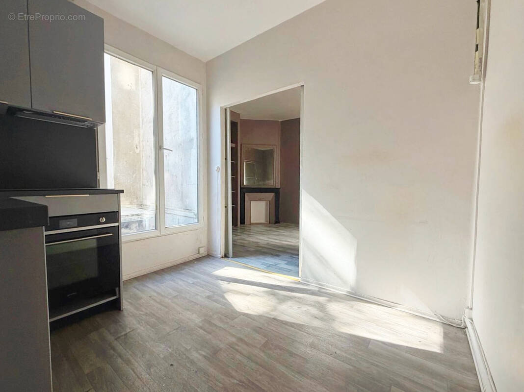 Appartement à PARIS-11E