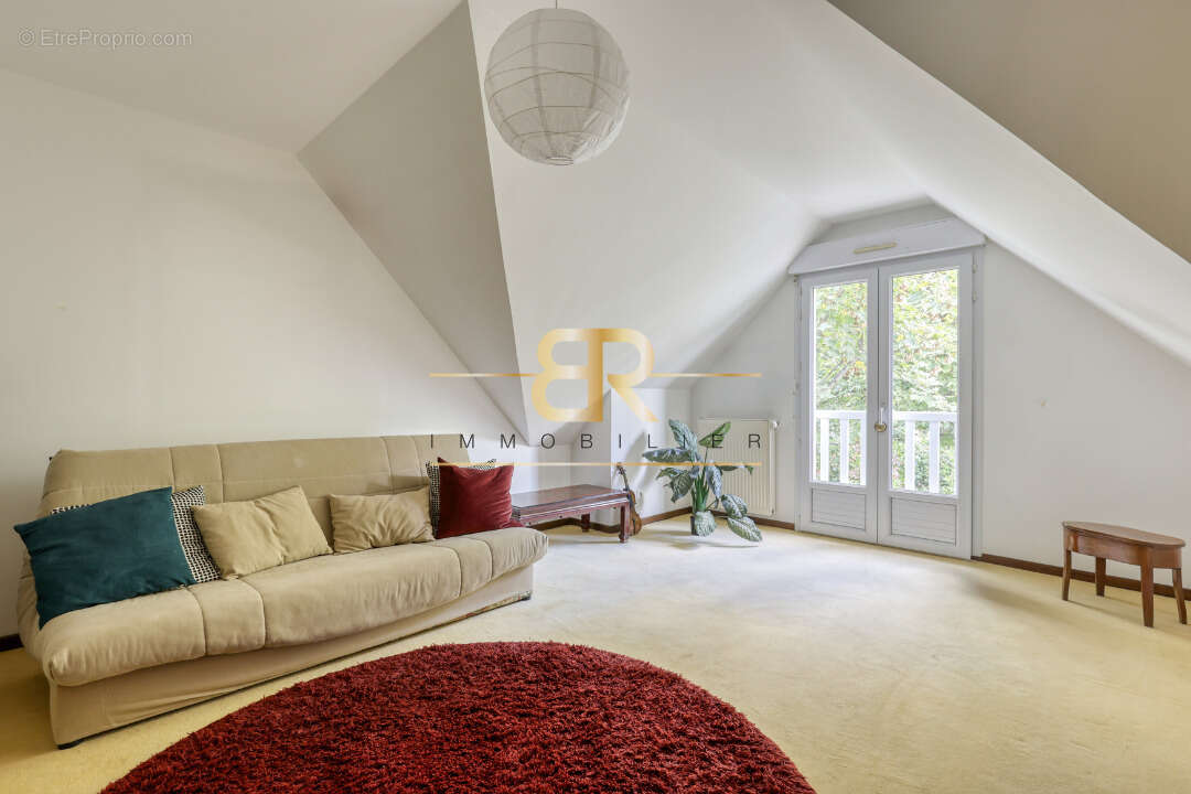 Maison à SAINT-MAUR-DES-FOSSES