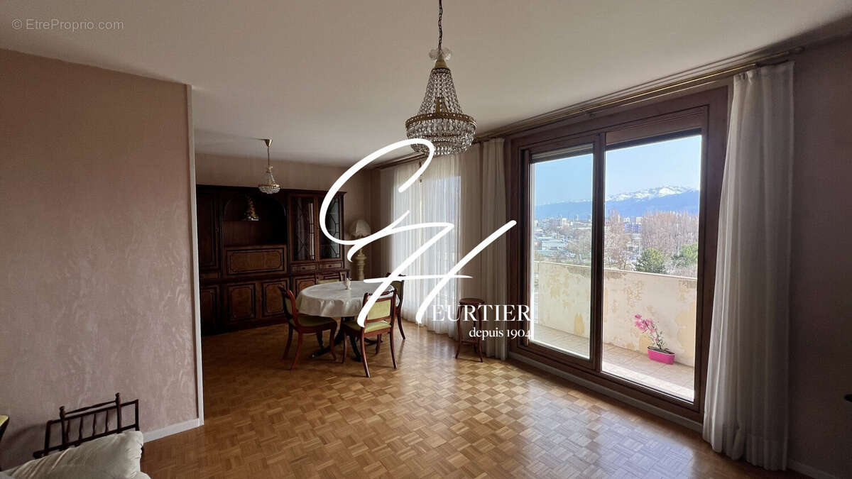 Appartement à SEYSSINET-PARISET