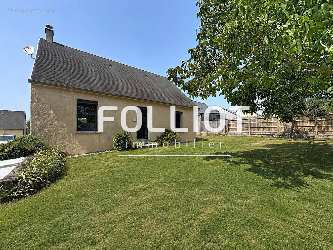 Maison à COURTILS