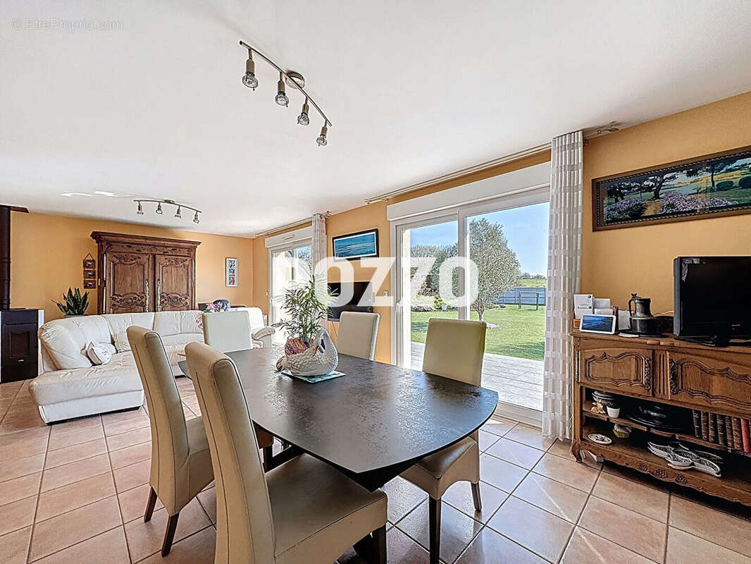 Maison à LINGREVILLE