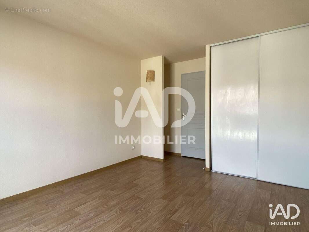 Photo 6 - Commerce à CASTELGINEST