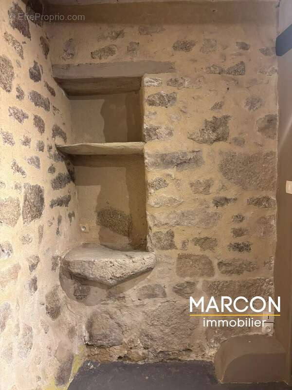 Maison à BENEVENT-L'ABBAYE