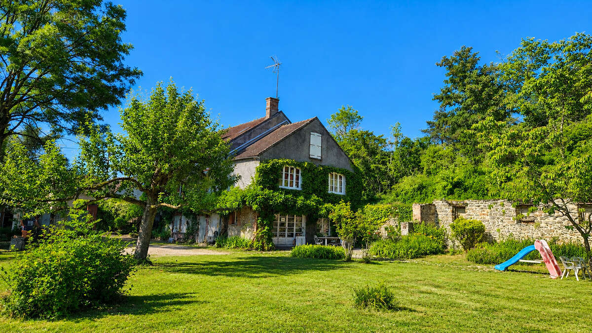 Maison à VILLECERF