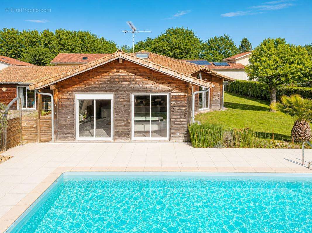 Maison à ANGRESSE