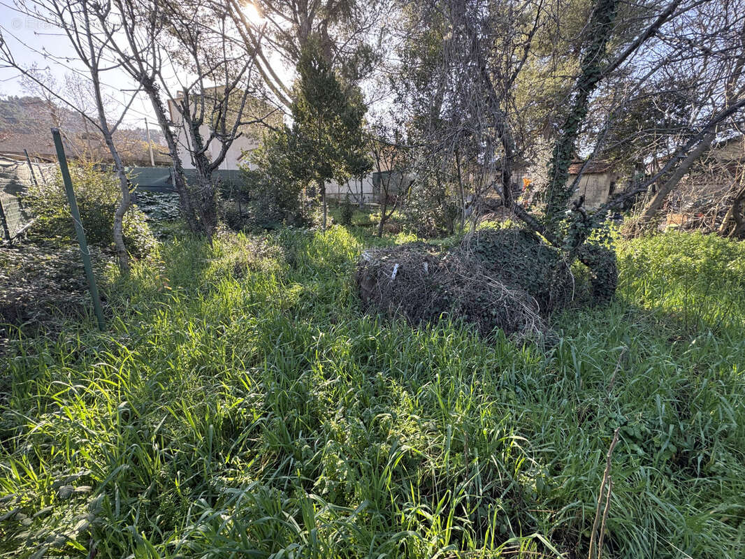 Terrain à AUBAGNE