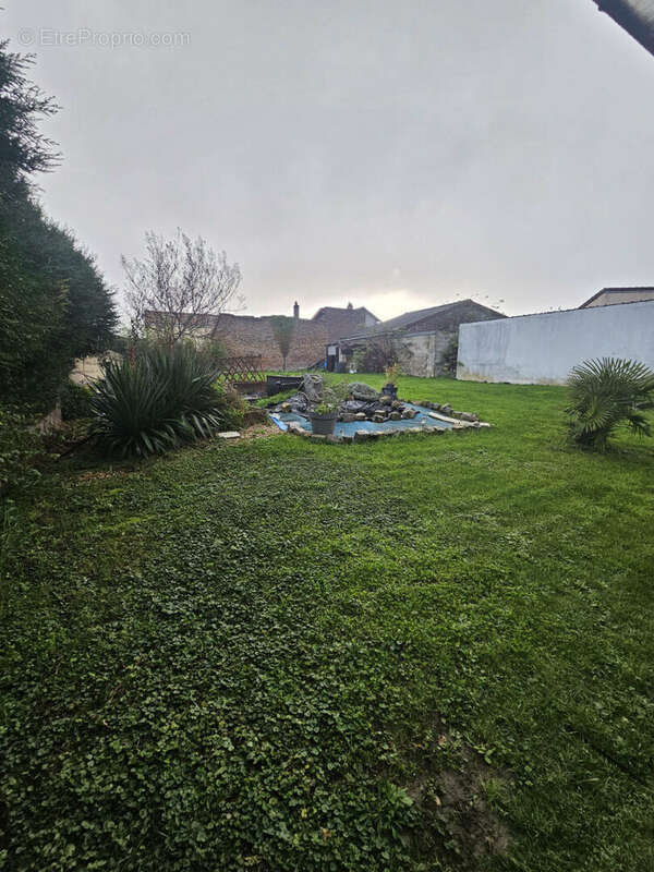 Maison à MONTESCOURT-LIZEROLLES