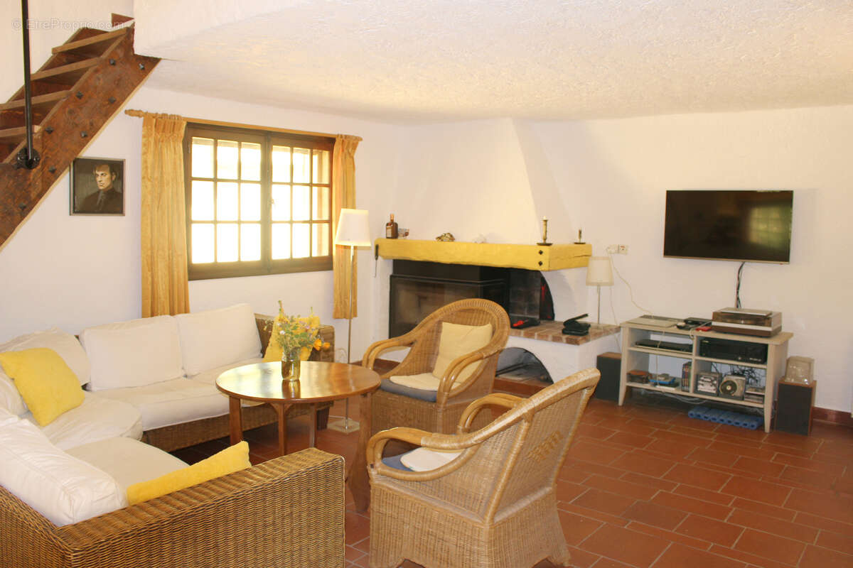 Maison à BORMES-LES-MIMOSAS