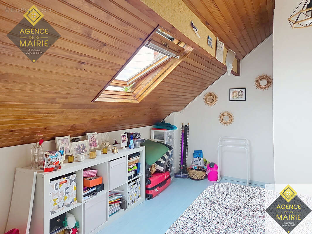 Maison à VIGNEUX-SUR-SEINE