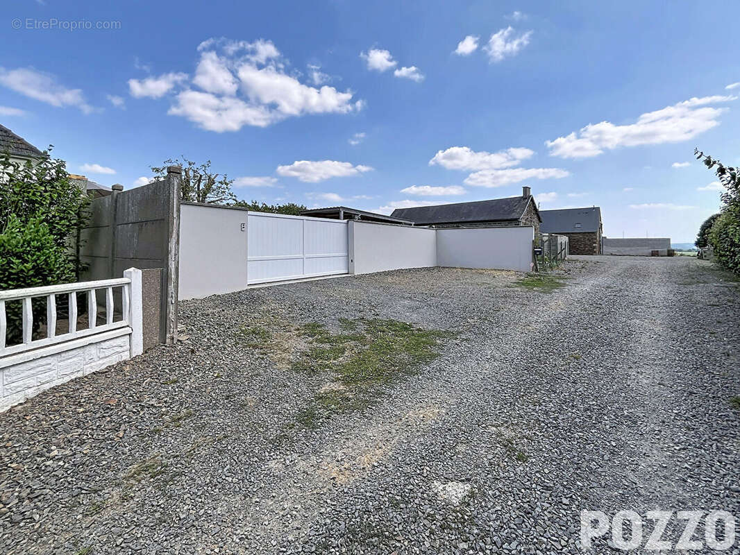 A Vendre - Saint Senier Sous Avranches - Maison 8 pièce(s) 133 m² - photo 13