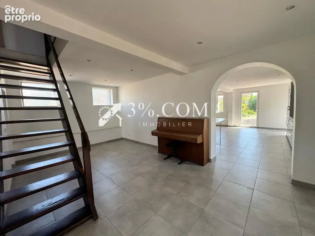 3%COM Propriété composée de 2 Maisons - piscine et jardin - photo 13