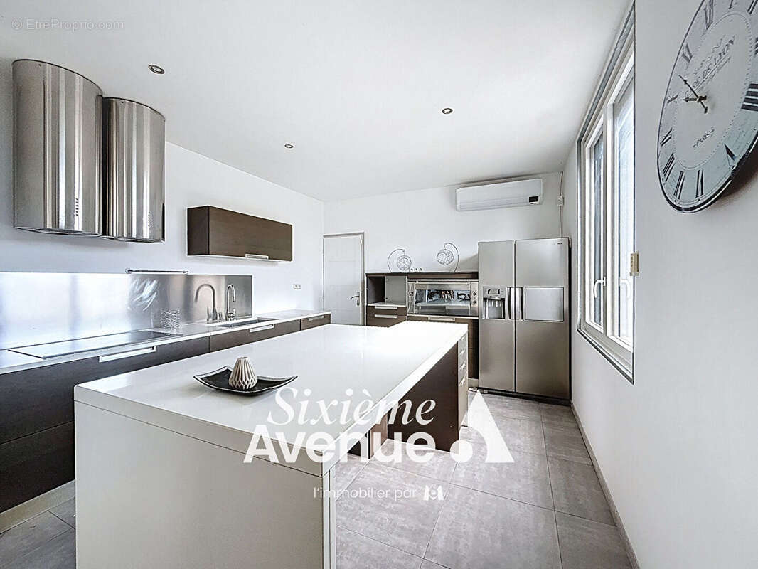 Maison à DECINES-CHARPIEU