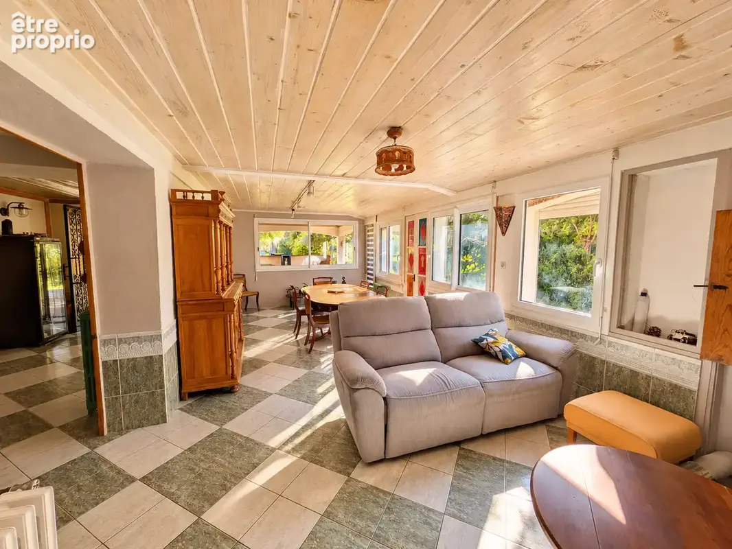Vend propriété sud de la France à Agde, proche de la mer, villa 3chambres, garages, piscine et grand terrain - photo 8