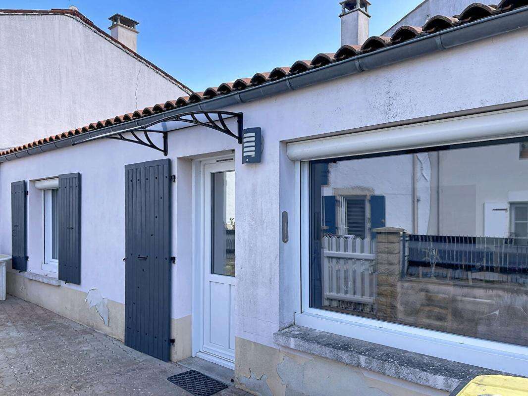 Maison à SAINT-JEAN-DE-LIVERSAY