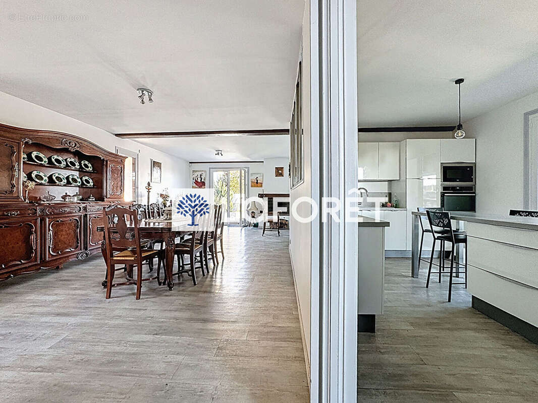 Maison Neyron le Haut, 7 pièces de 192m², terrain de 2423m², piscine, double garage - photo 8