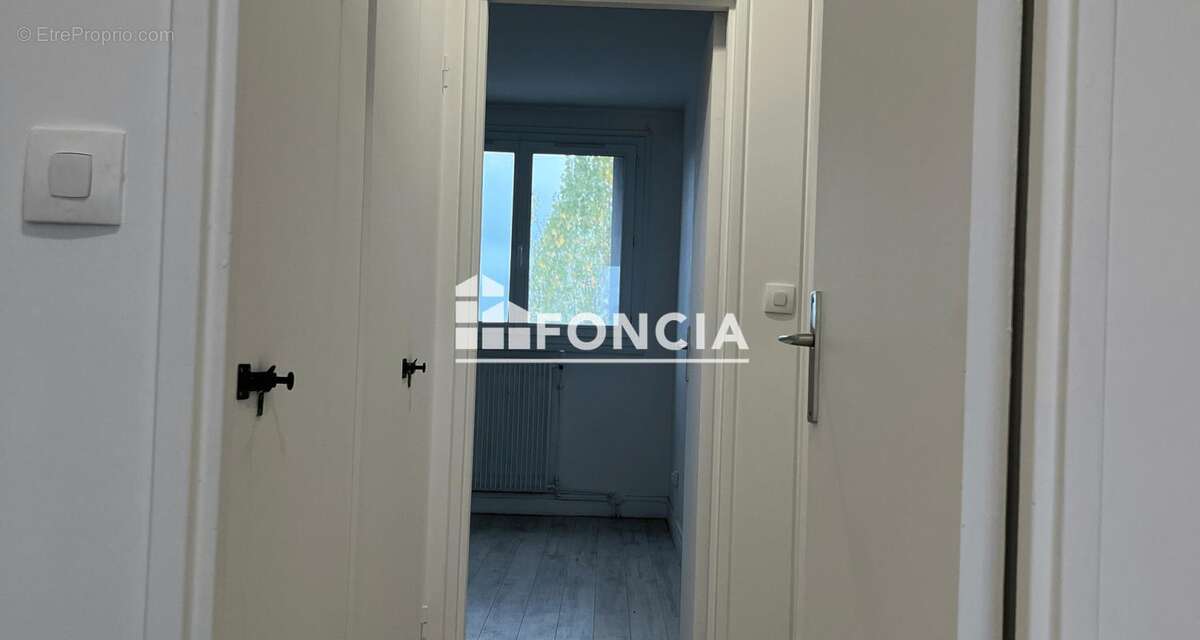 Appartement à SAINT-MAUR-DES-FOSSES