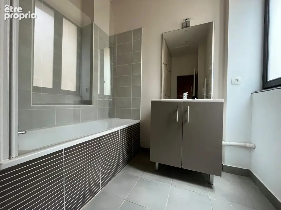 Appartement T3 de 81 m2 - Immeuble en pierre - Quartier Saint-Michel - photo 14