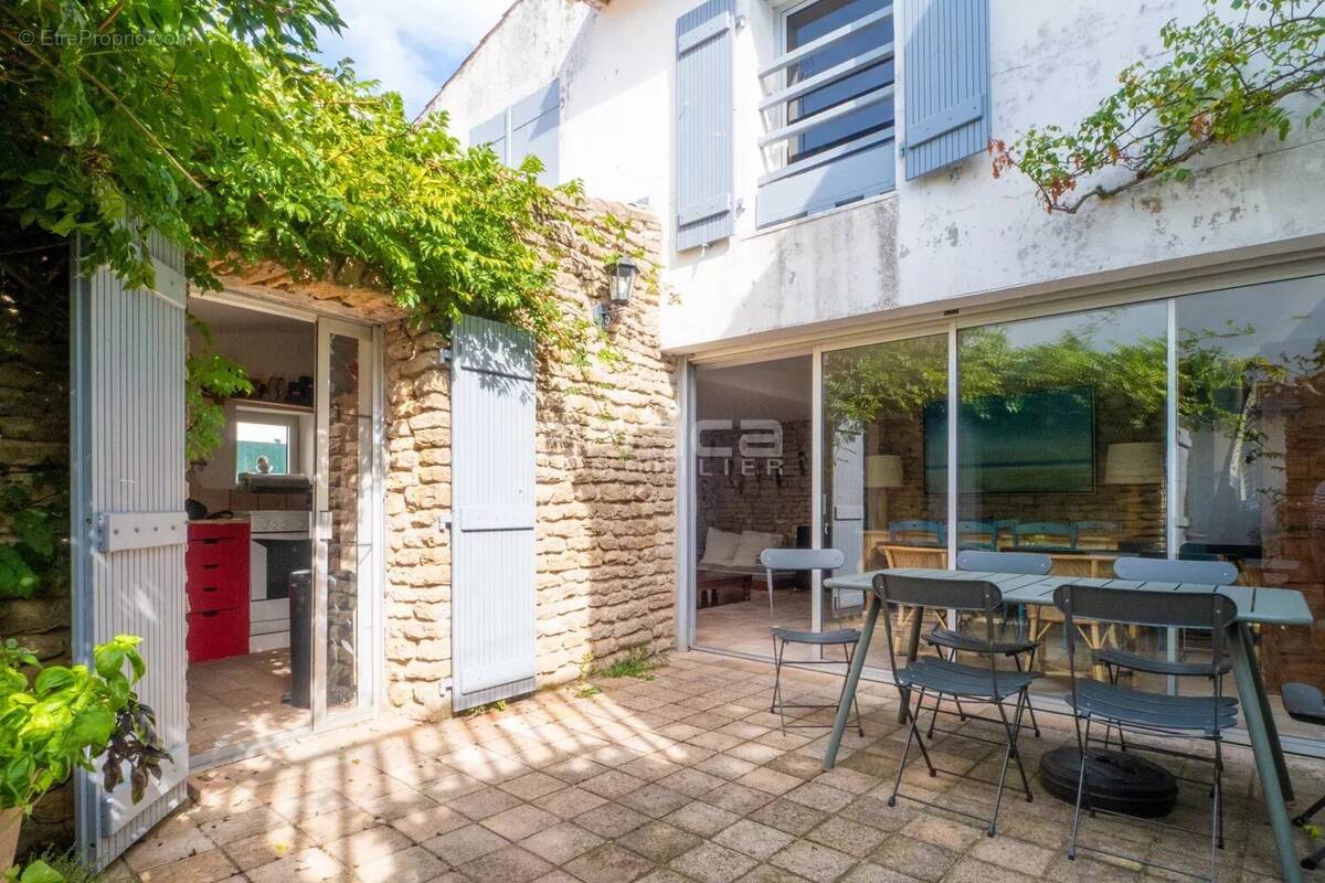 Maison à LES PORTES-EN-RE