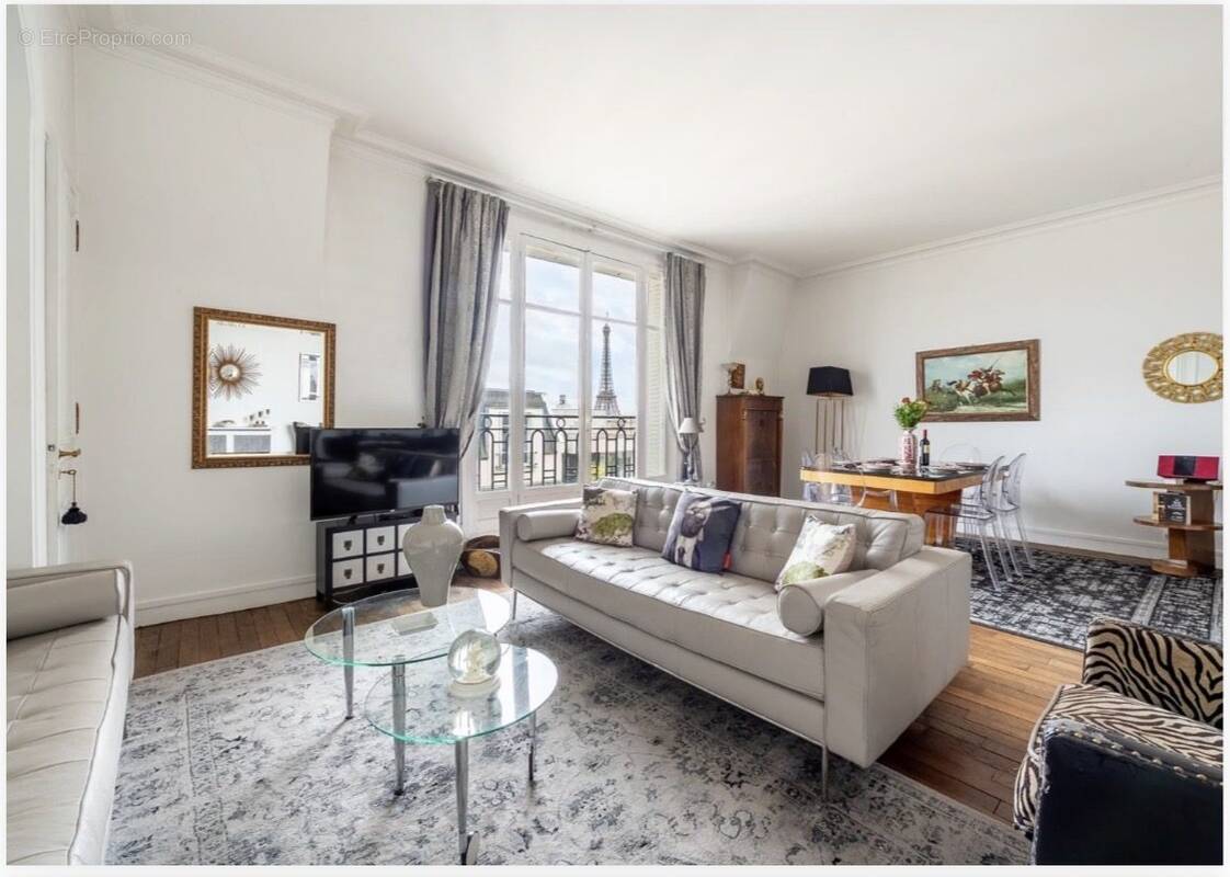 Appartement à PARIS-16E