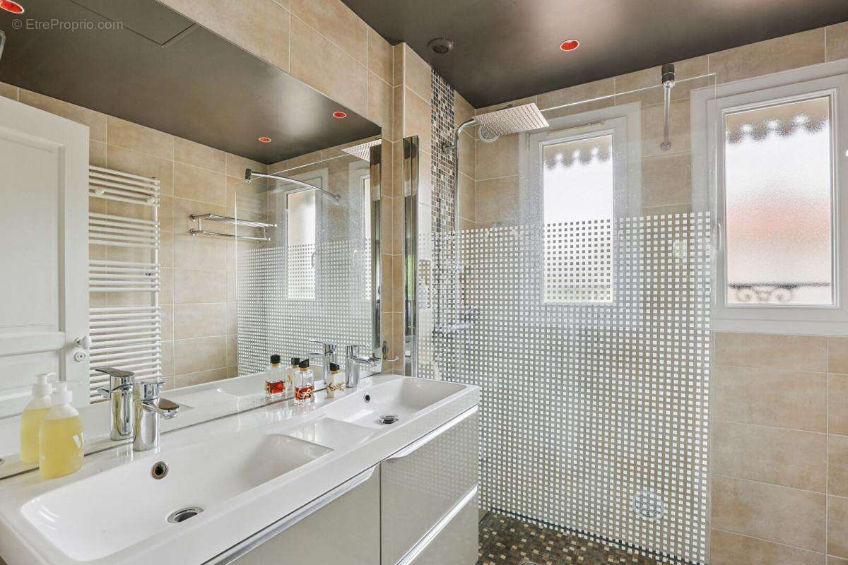 Maison à CALUIRE-ET-CUIRE