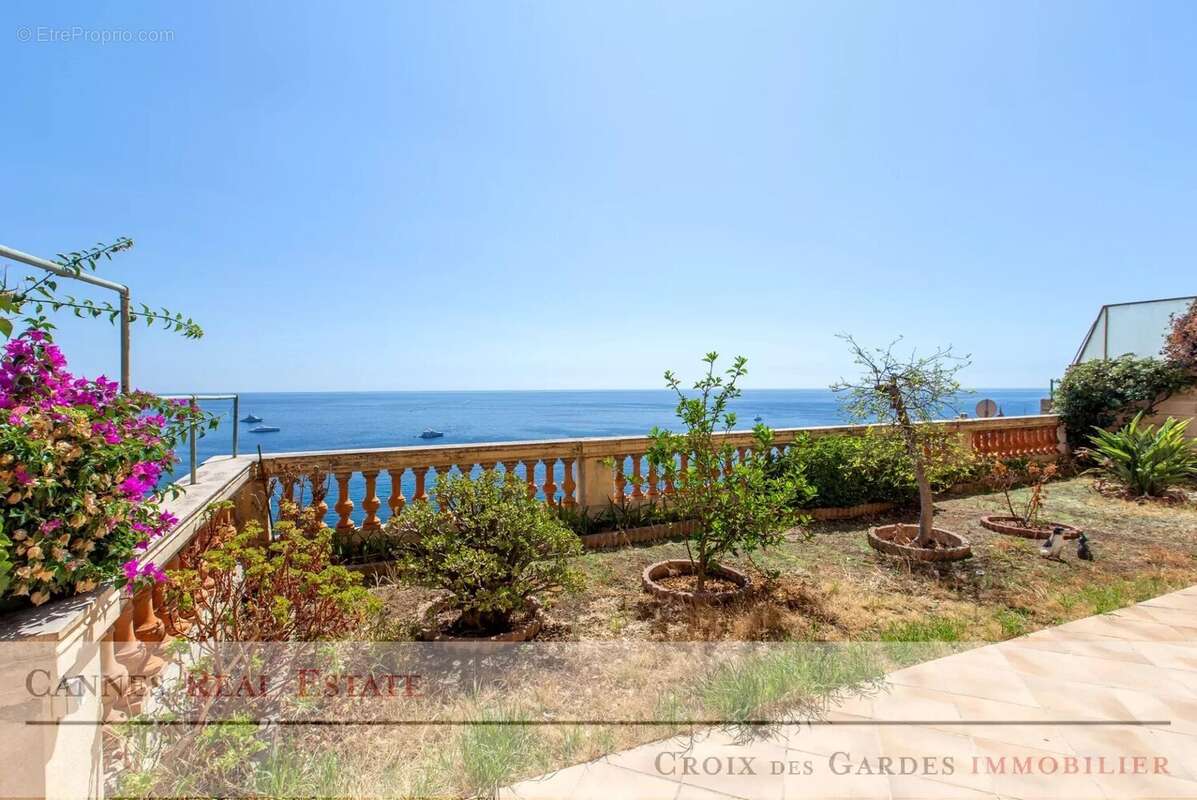 Appartement à ROQUEBRUNE-CAP-MARTIN