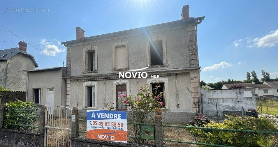Maison à CHATELLERAULT
