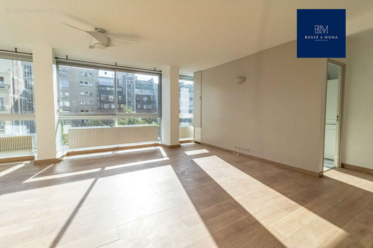 Appartement à PARIS-16E