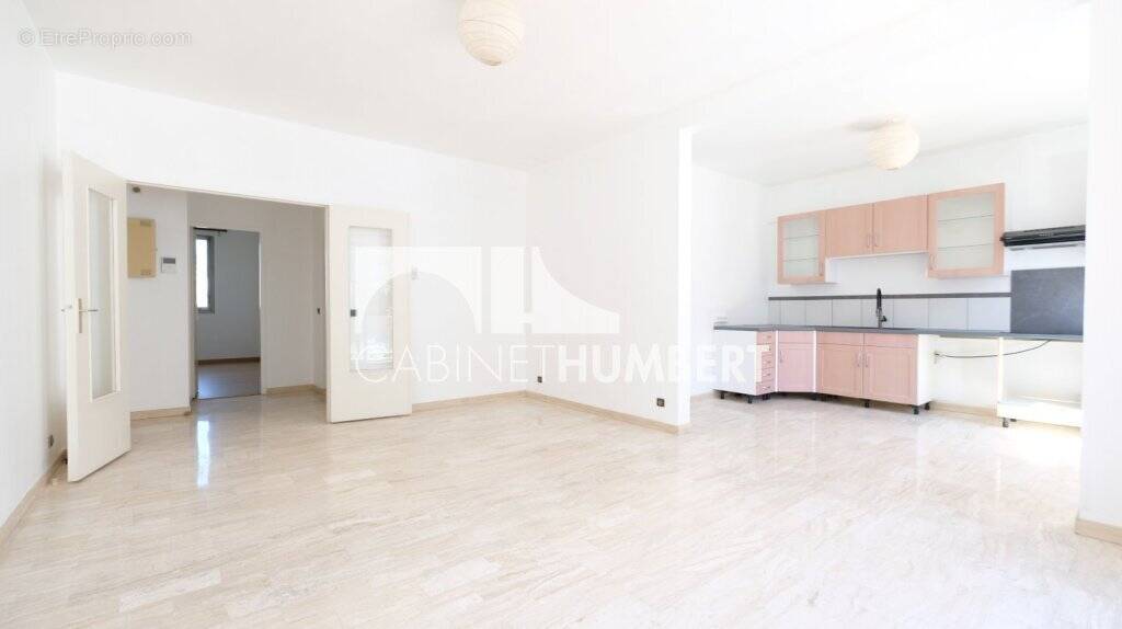 Appartement à SAINT-ETIENNE