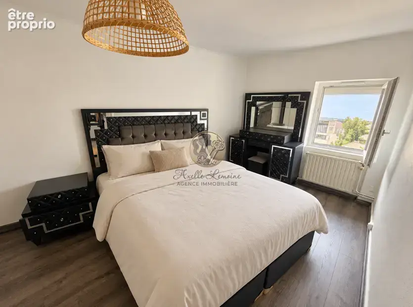 Maison de village 60 m2 avec cachet   poutres et pierres apparentes   2 chambres   véranda - photo 11