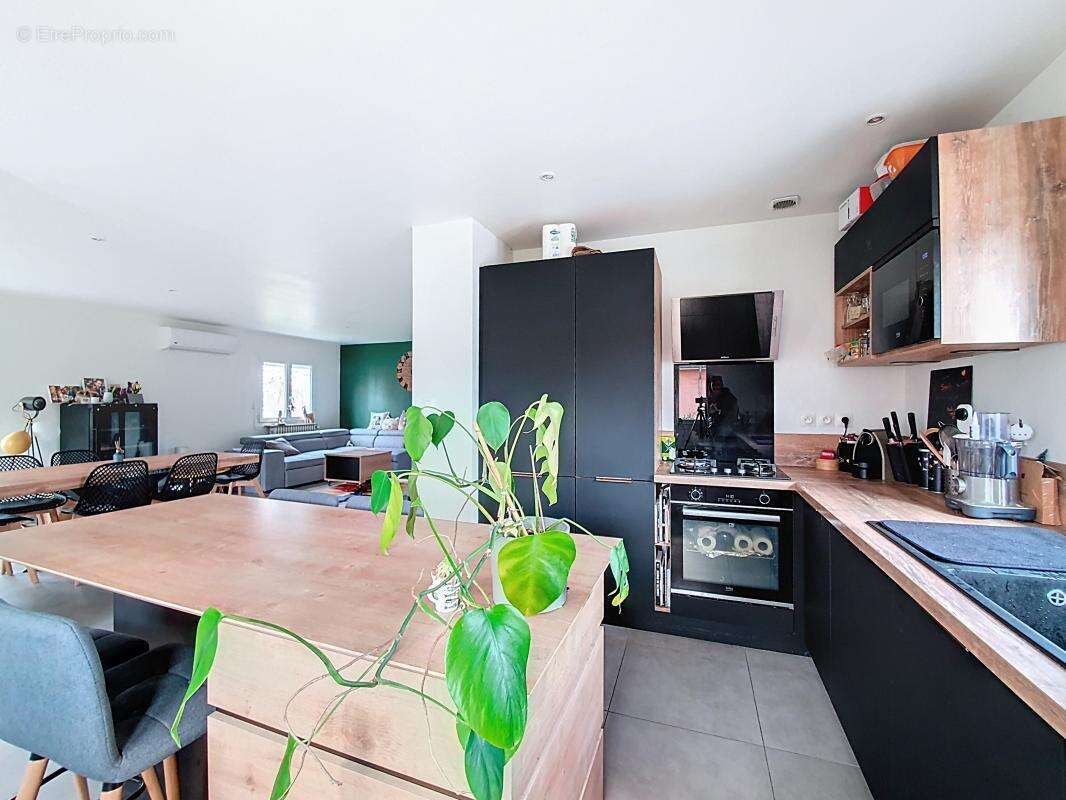 Maison - 2 Chambres - Possibilité 3 supplémentaires - Véranda - Jardin - Au calme - Proche toutes commodités - photo 4