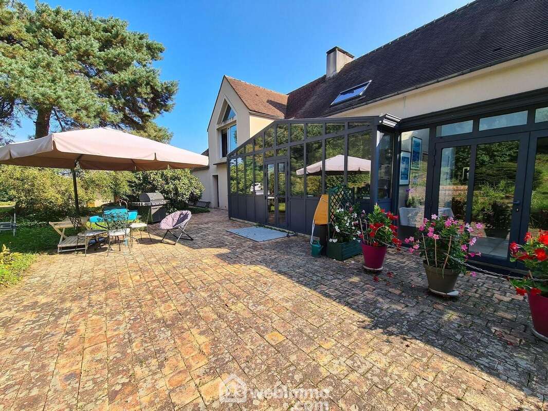 Une grande terrasse sans vis à vis!
