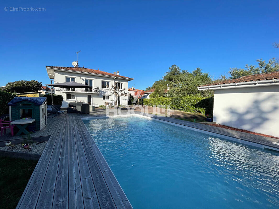 Maison à PARENTIS-EN-BORN