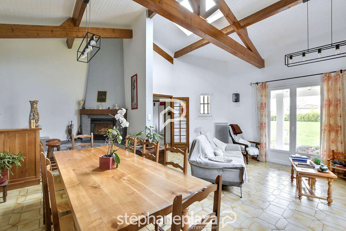 Maison à SAINTE-FOY-D&#039;AIGREFEUILLE