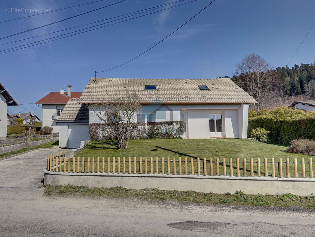 Maison à DAMPRICHARD