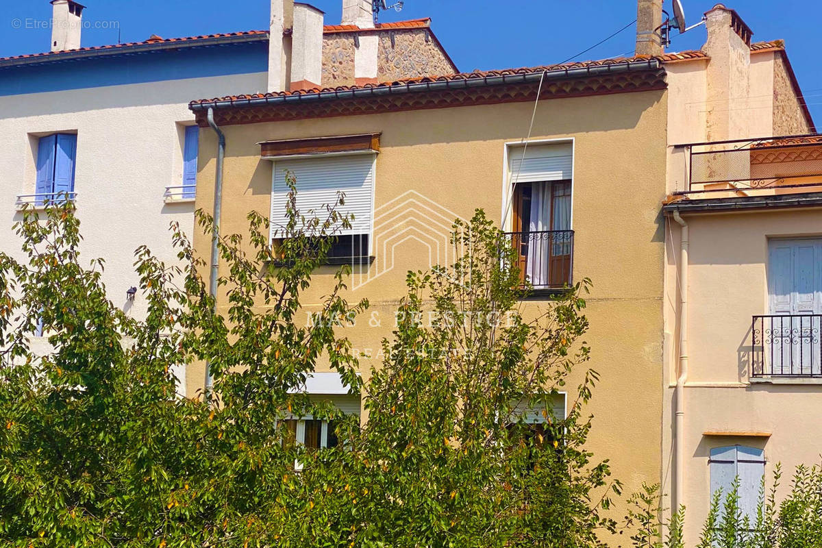 Maison à SAINT-LAURENT-DE-CERDANS