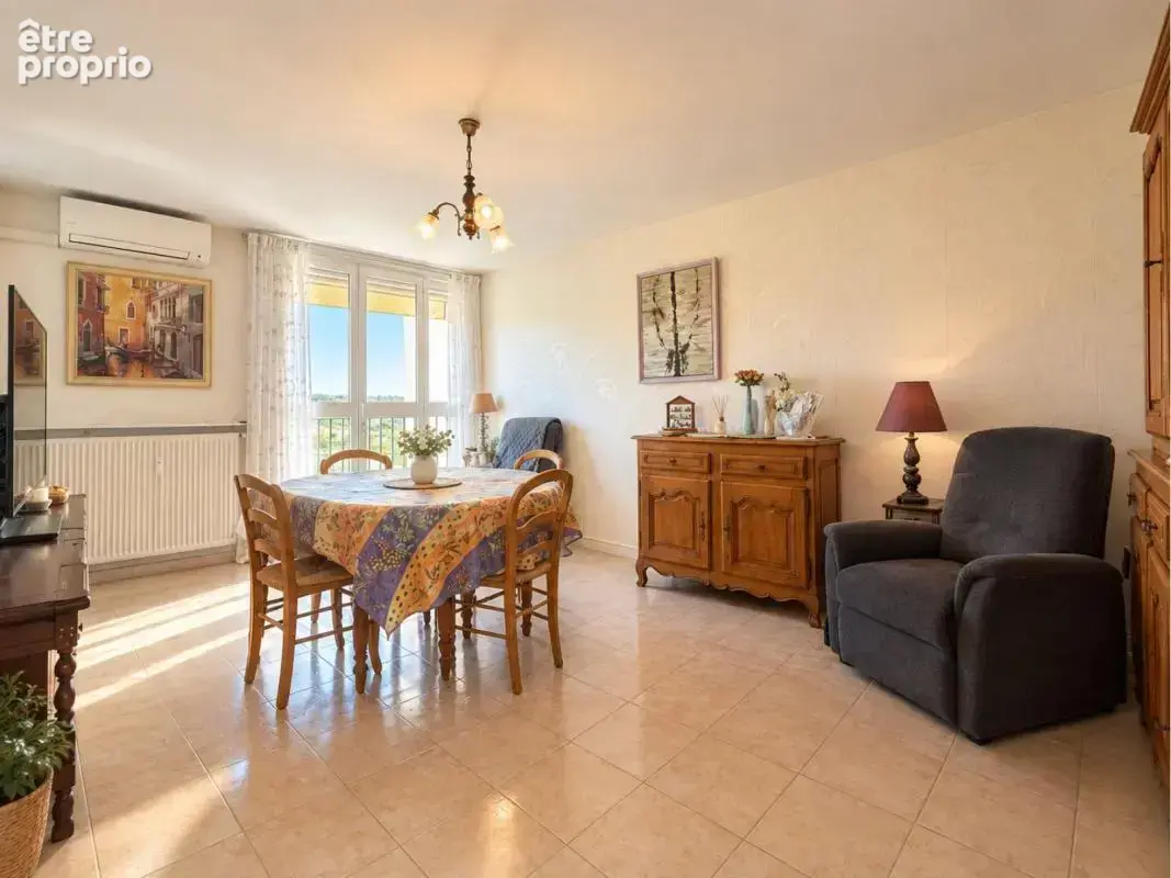 Appartement à CHENOVE