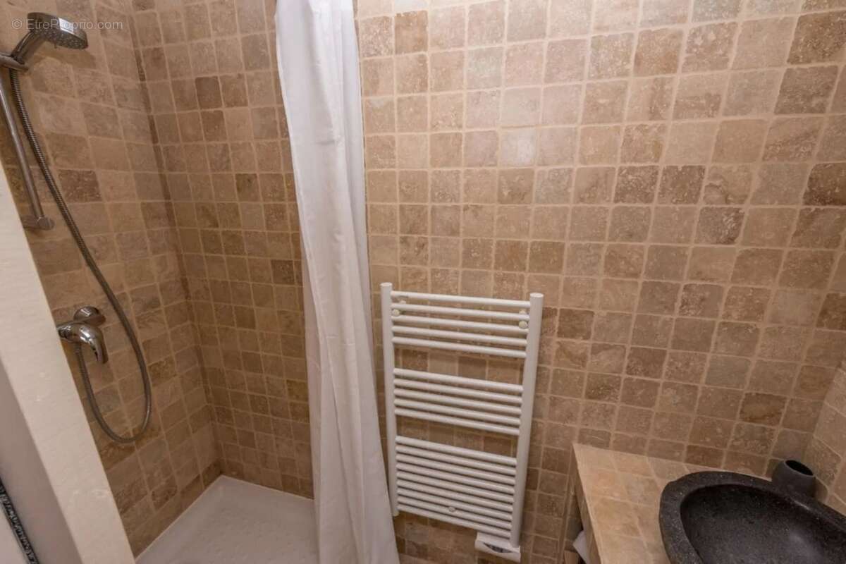 Maison à ROQUEBRUNE-SUR-ARGENS