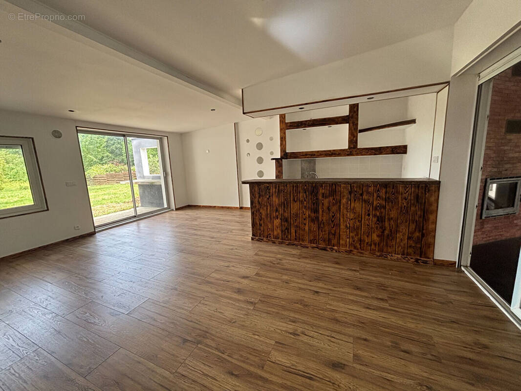 Maison à YGOS-SAINT-SATURNIN