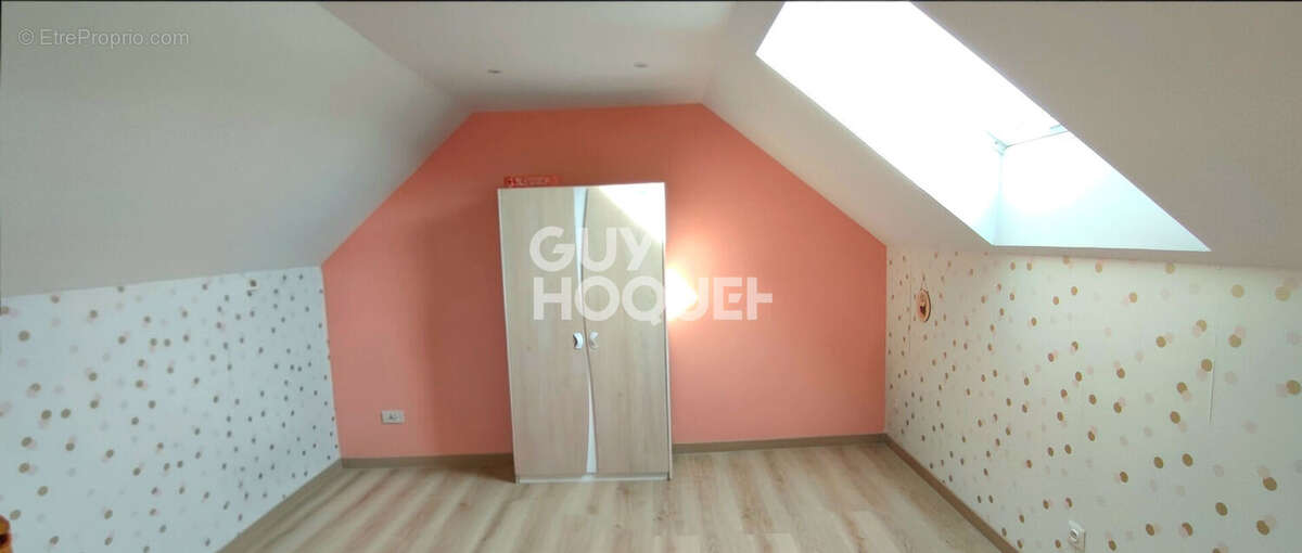 Maison à SAINT-SYMPHORIEN-DE-MARMAGNE