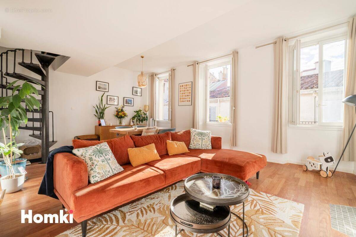 Appartement à MARSEILLE-6E