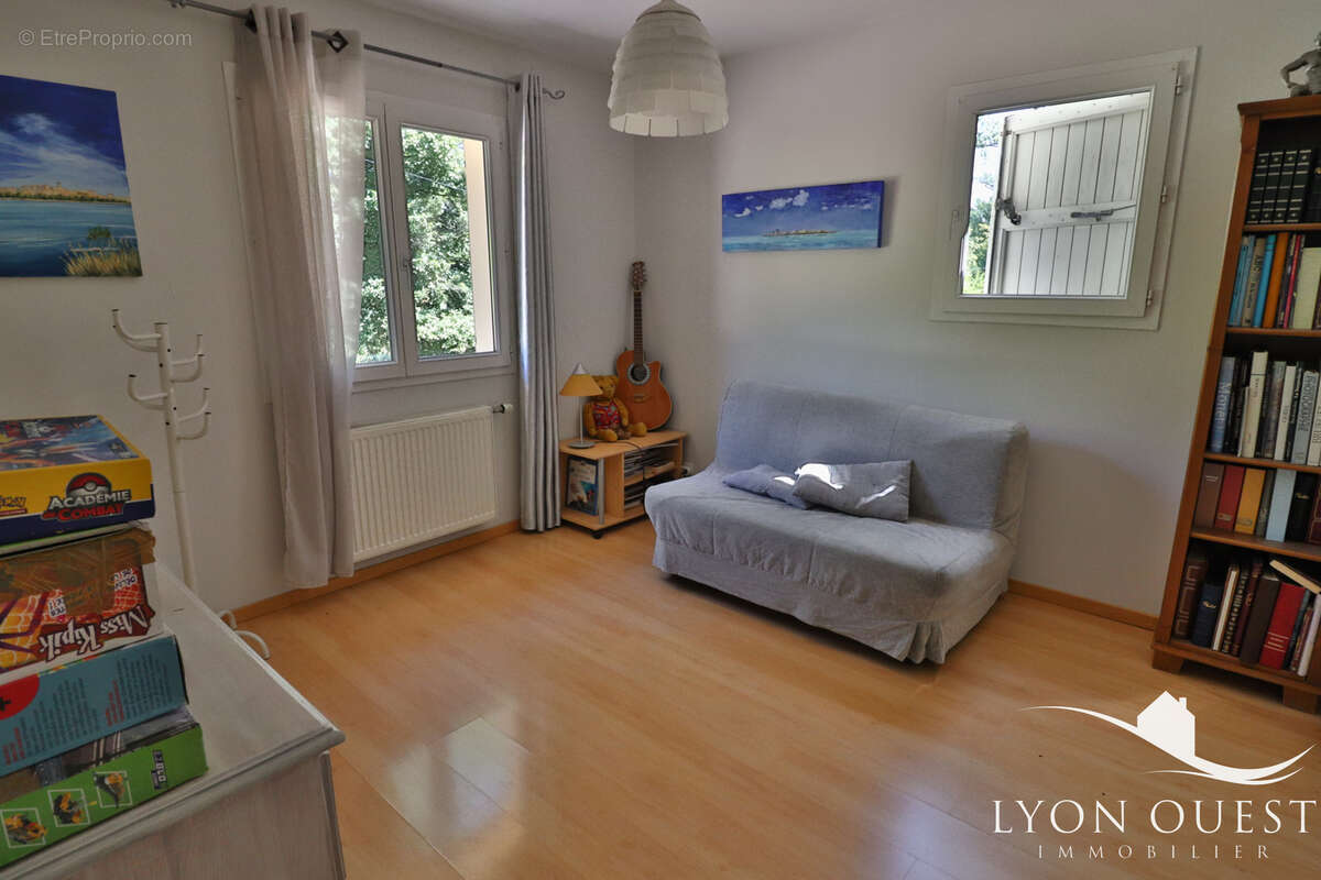 Maison  familiale  de  182 m2 proche centre charbonnieres - photo 11
