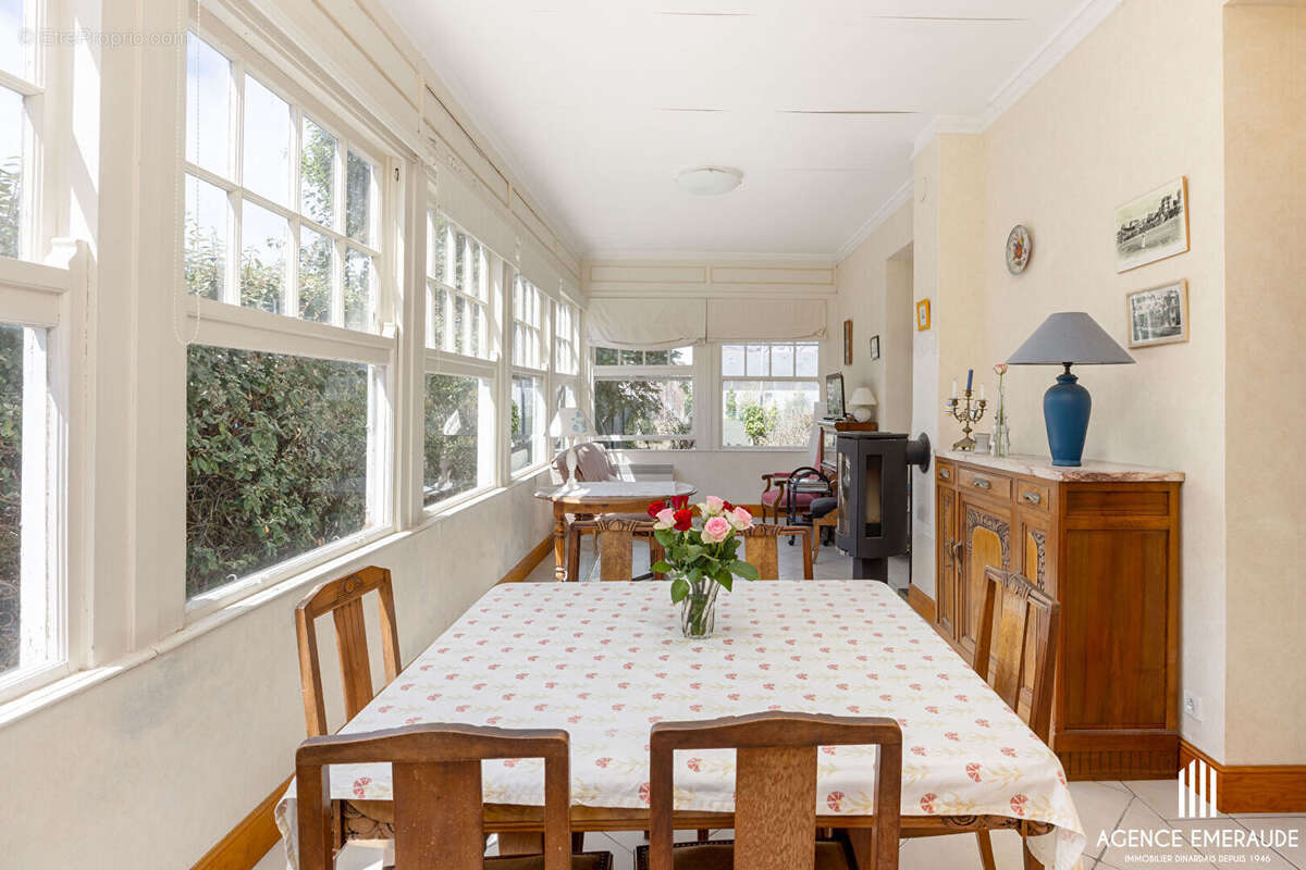 A vendre appartement rez-de-jardin Dinard 4 pièces 97.45 m² quartier St Enogat- stationnement -cave - photo 4