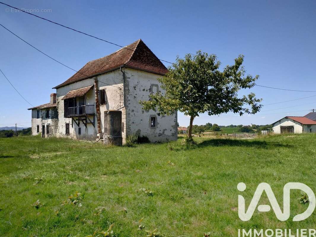 Maison 360 m² à Domezain-Berraute  - photo 3
