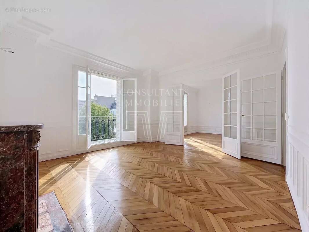 Voie privée - etage élevé - balcons - 2 chambres - - photo 2