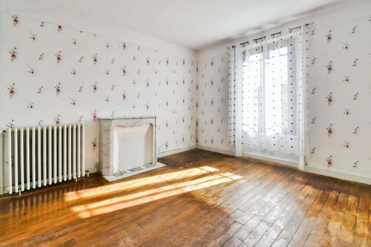 Maison à LA BAZOCHE-GOUET