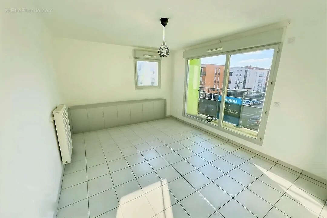 Appartement à MEYZIEU